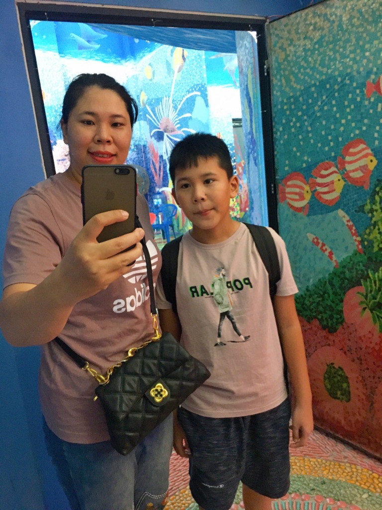 Selfie Kỷ Niệm Hai Mẹ Con 📸